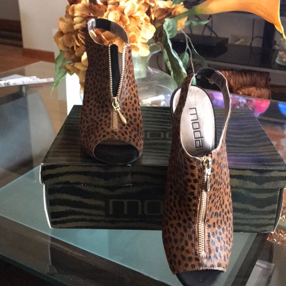 Shoes - Picture 4 of 5